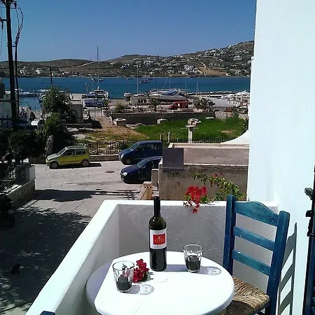 Rena * Parikia (Paros)